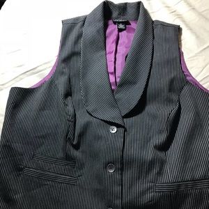 Black and white stripped shell vest